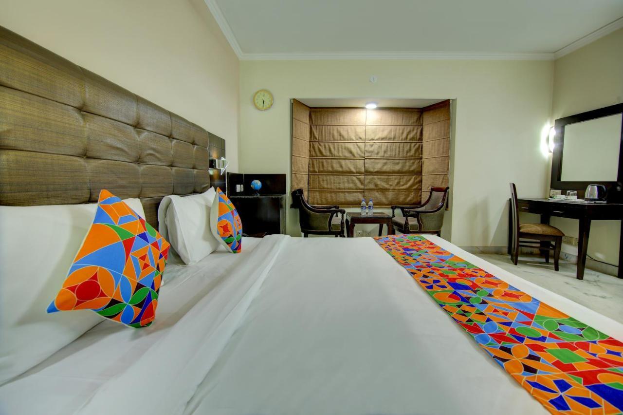 Fabhotel Staywell คูร์เคาน์ ภายนอก รูปภาพ