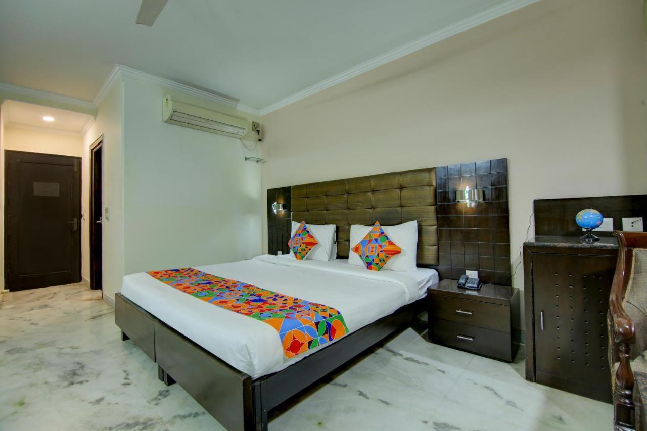 Fabhotel Staywell คูร์เคาน์ ภายนอก รูปภาพ
